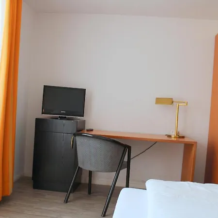Lamm Hotell *
